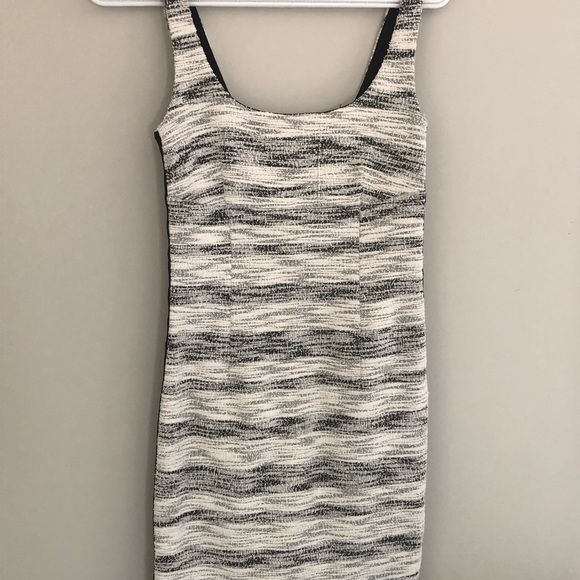 Dynamite Tweed dress - Picture 2 of 4